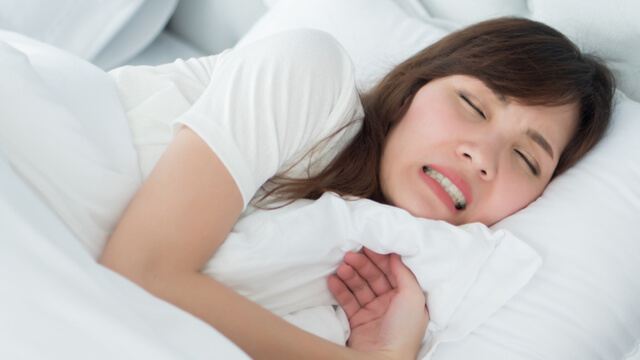 歯ぎしりや食いしばり