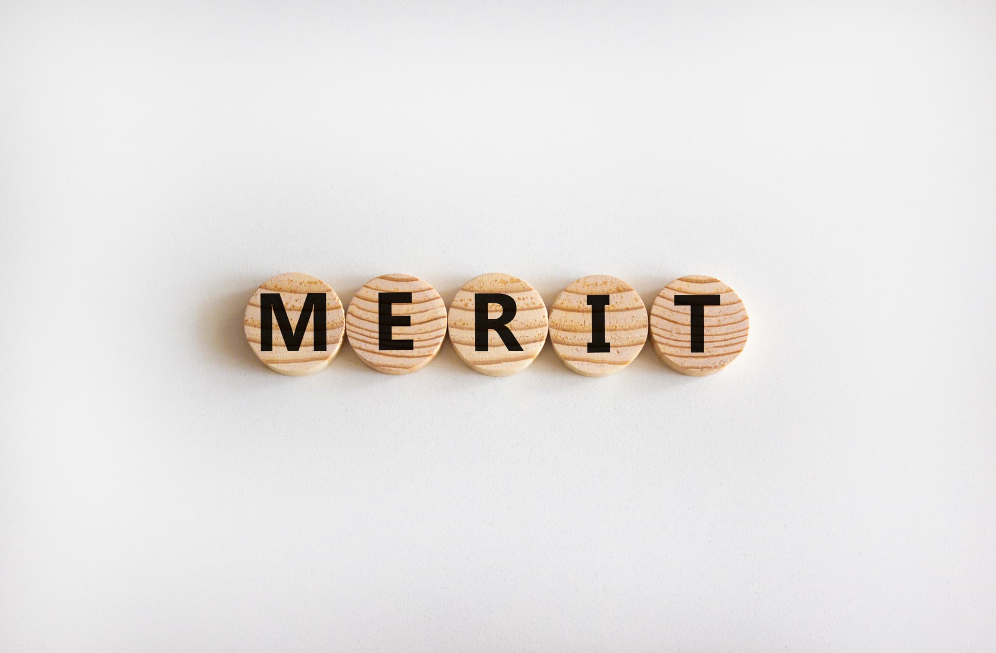 大人の矯正治療を受けるメリットのイメージ