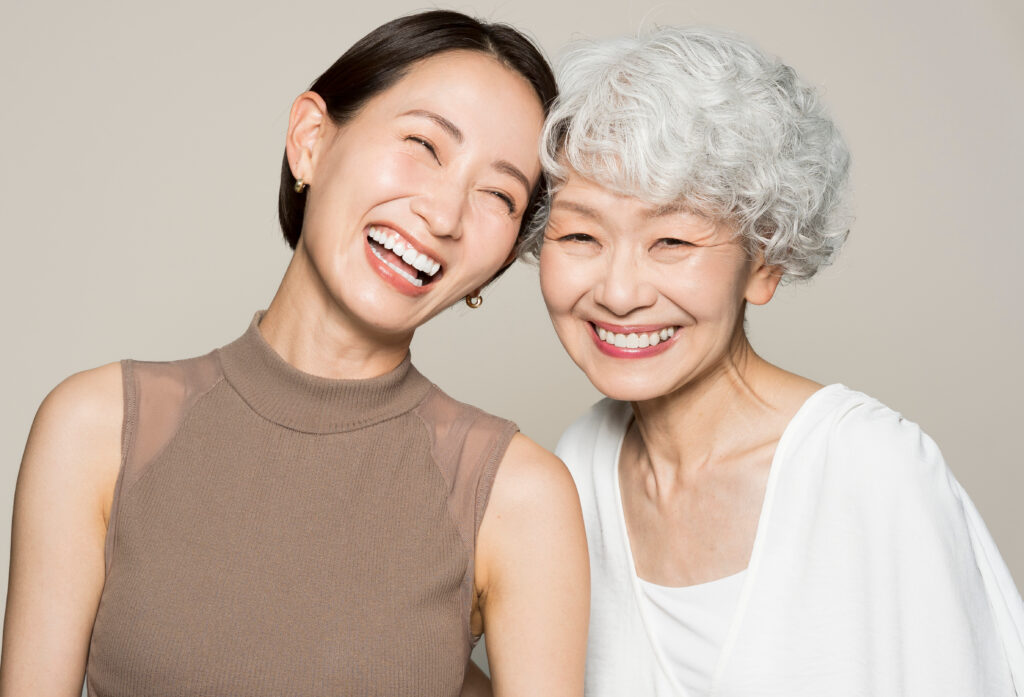 ホワイトニングをして歯が綺麗になった女性たち