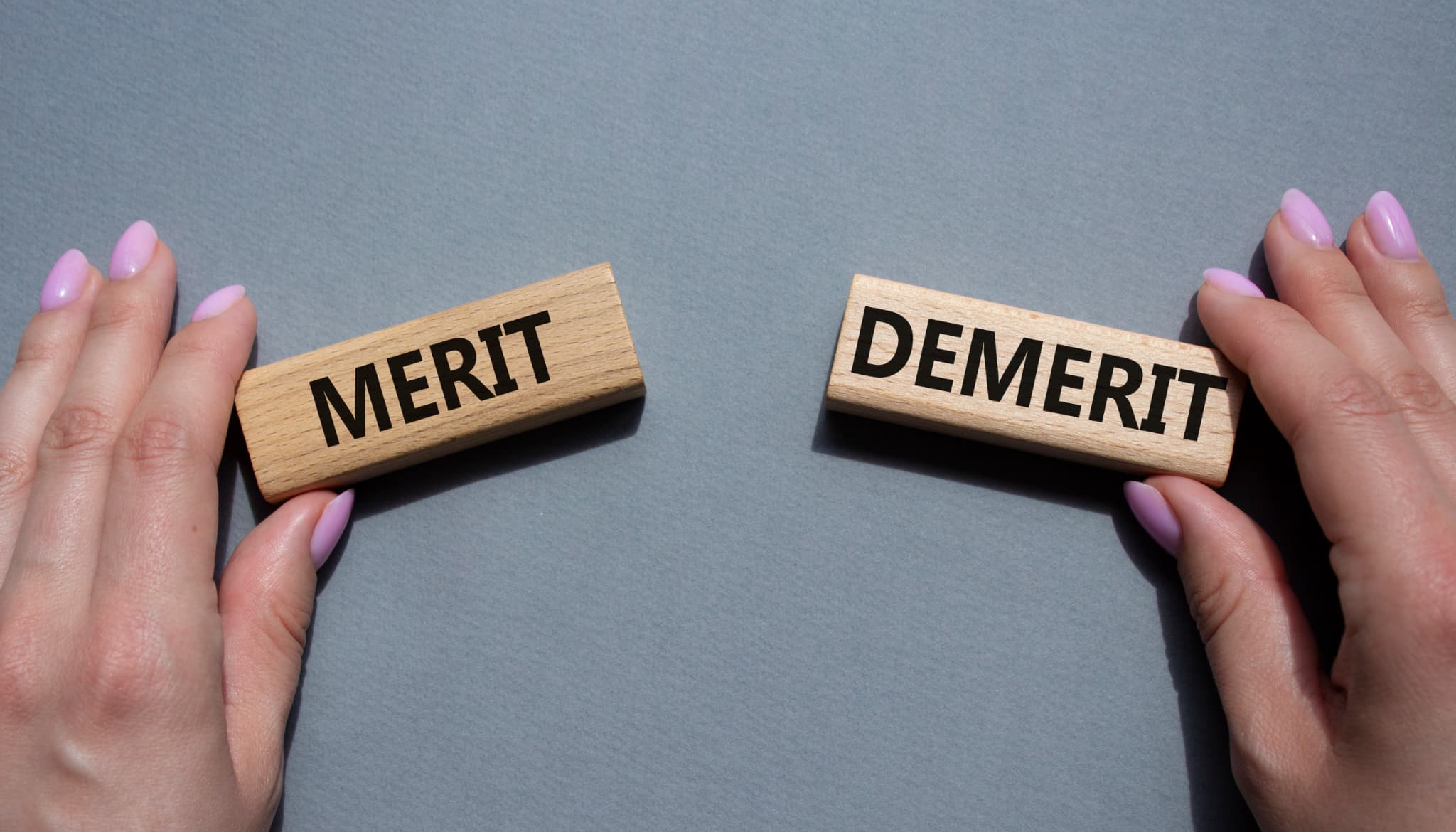 歯列矯正のメリットとデメリットのイメージ