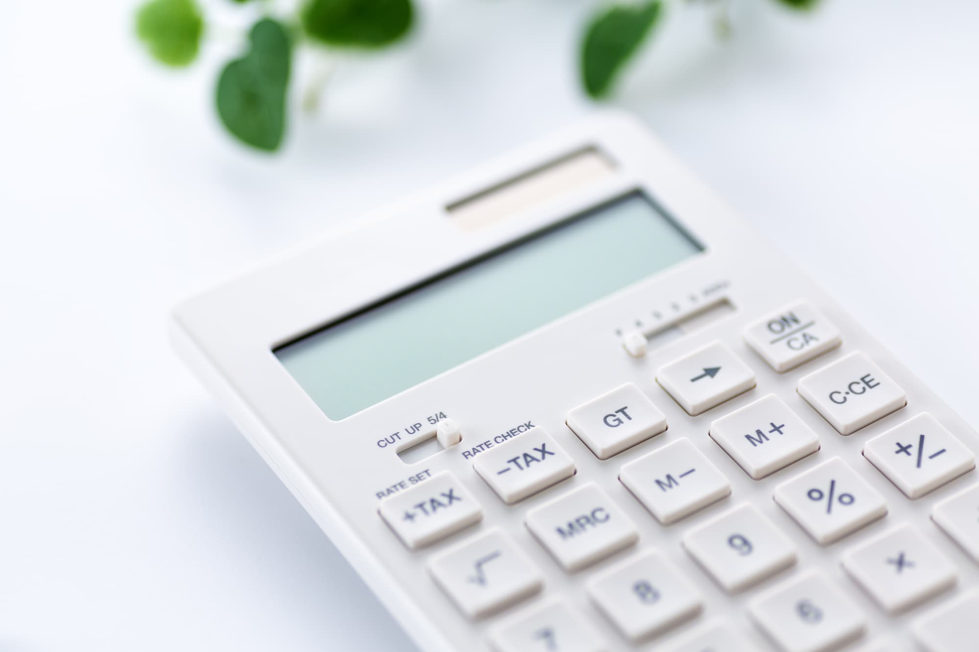 マウスピース矯正で出っ歯を治す場合の費用のイメージ