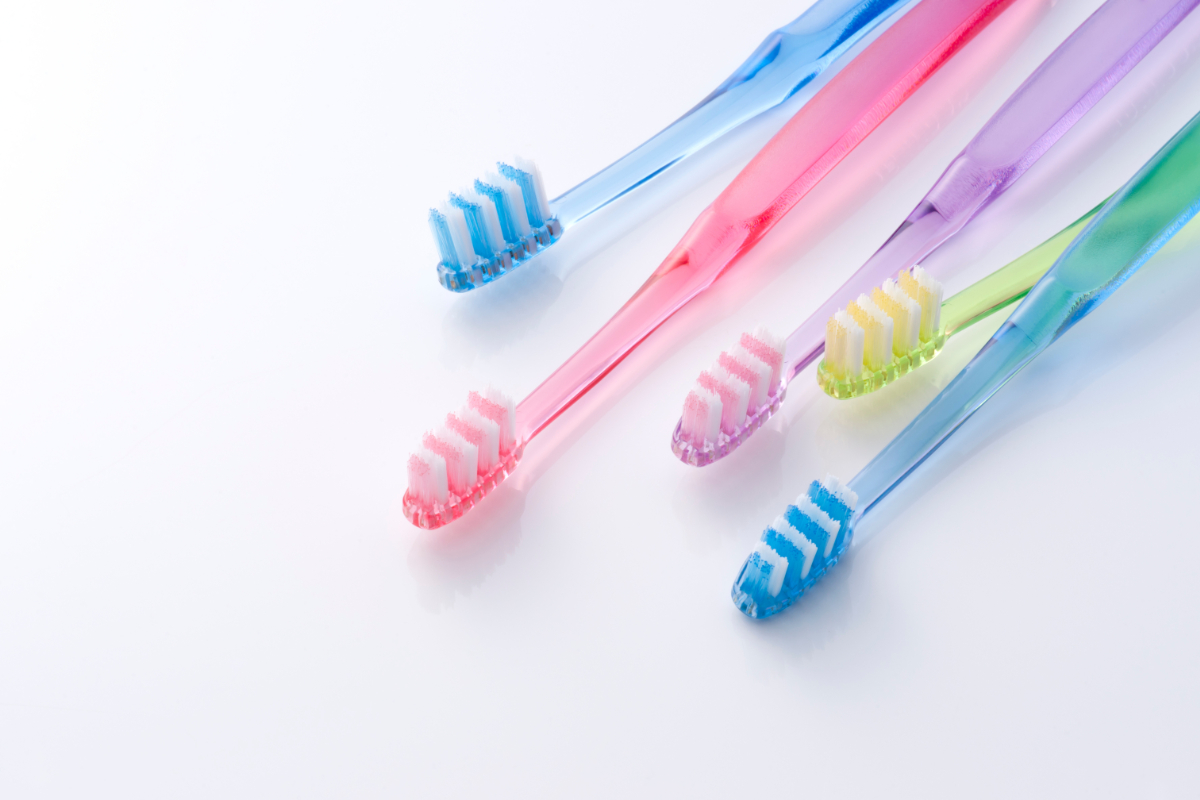 インプラント治療後の歯磨きに使用するのに適した歯ブラシ